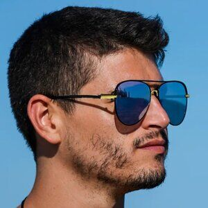 Men's Blue Mirrored Aviator Pilot Sunglasses compared to Quay